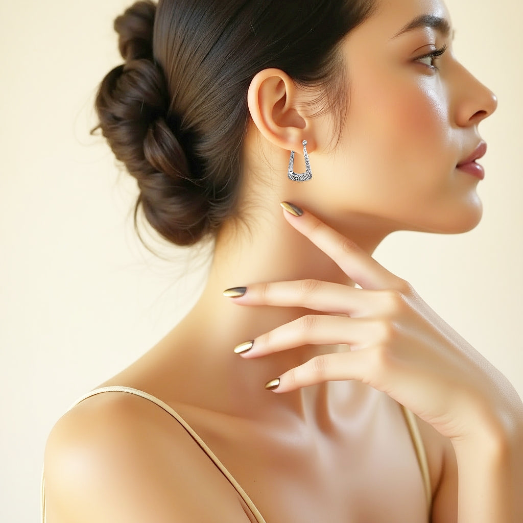 925 STERLING SILVER 20.0 MM. BACK TO BACK NET PATTERN TRIANGLE SHAPE CREOLE HOOP EARRINGS