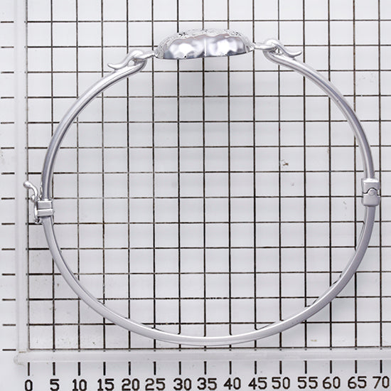 925 STERLING SILVER HAMMERED HEART HINGED BANGLE