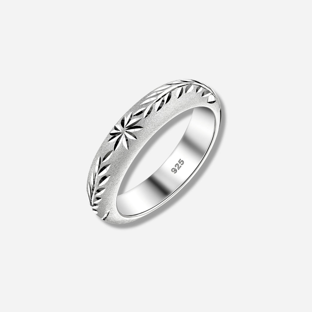 925 STERLING SILVER WITH DIAMOND CUT RING