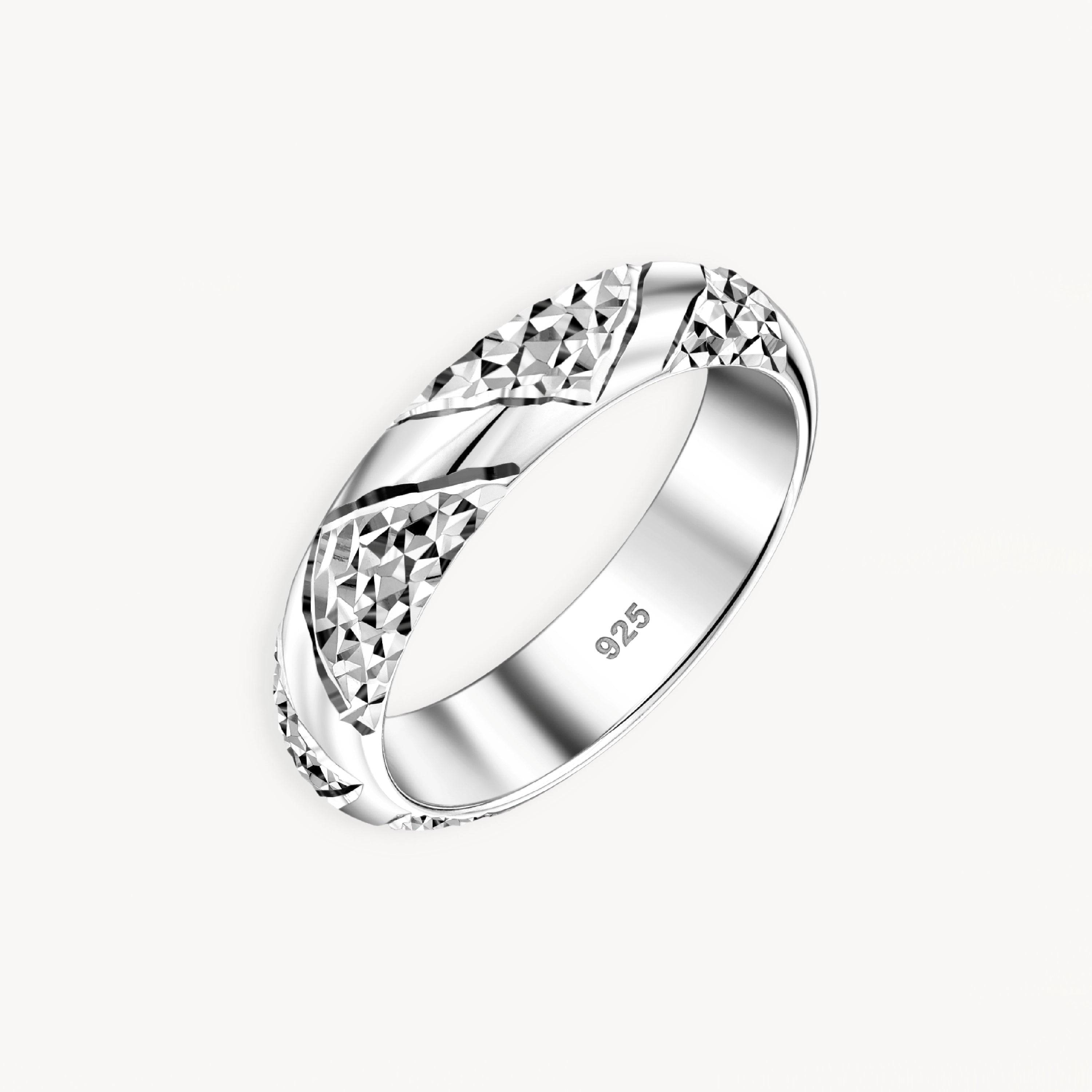 925 STERLING SILVER WITH DIAMOND CUT RING