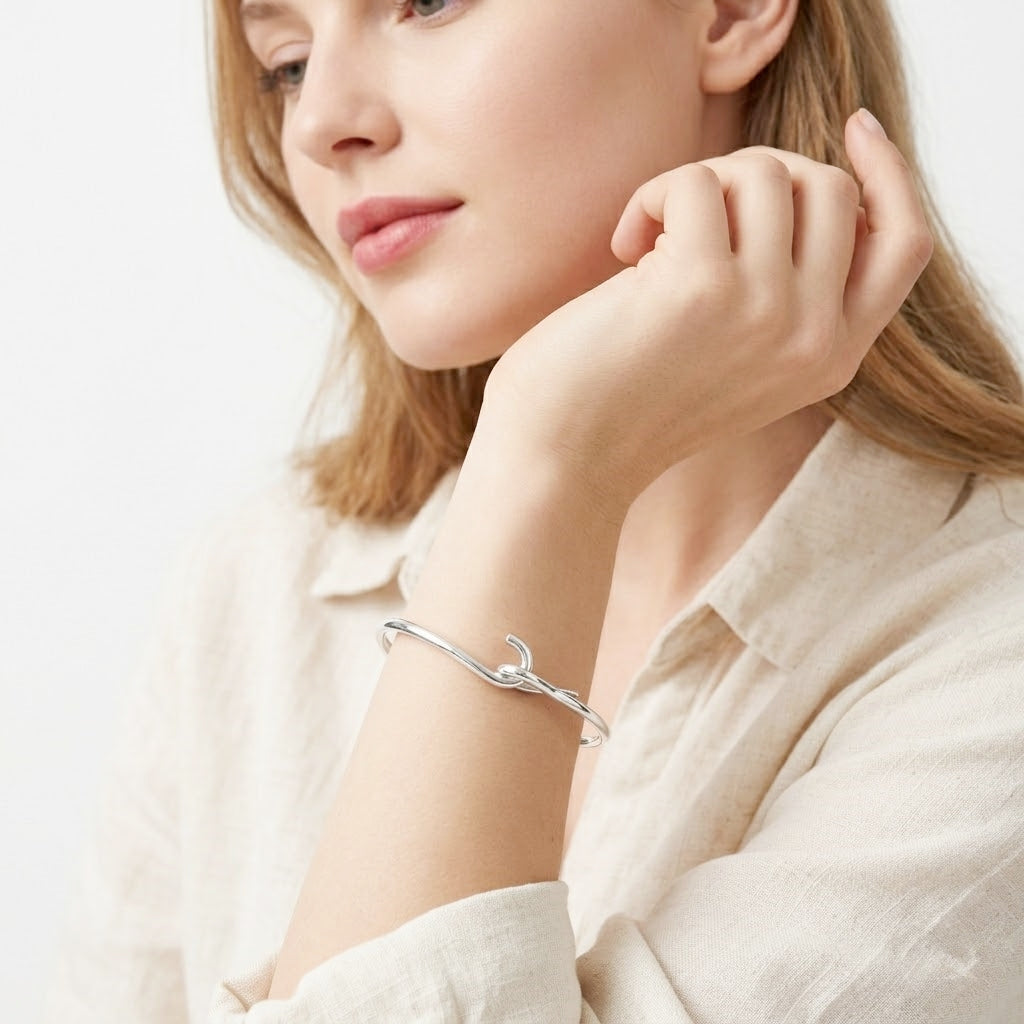 925 STERLING SILVER CASTED LOCK HINGED BANGLE