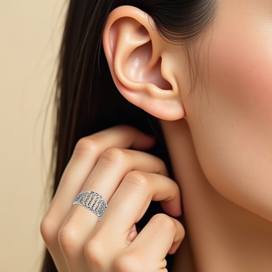 925 STERLING SILVER CAST RING WITH DIAMOND CUT