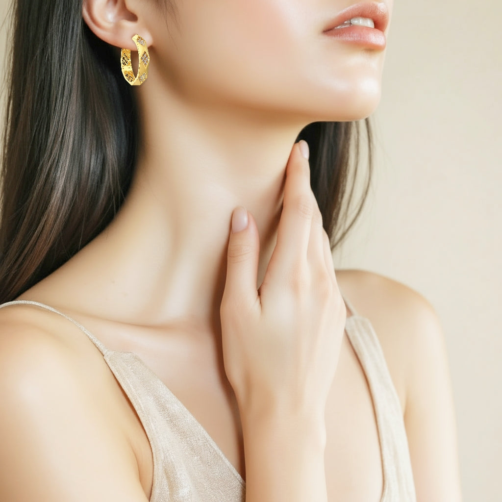 14K LE MESH FANCY HUGGIE EARRINGS