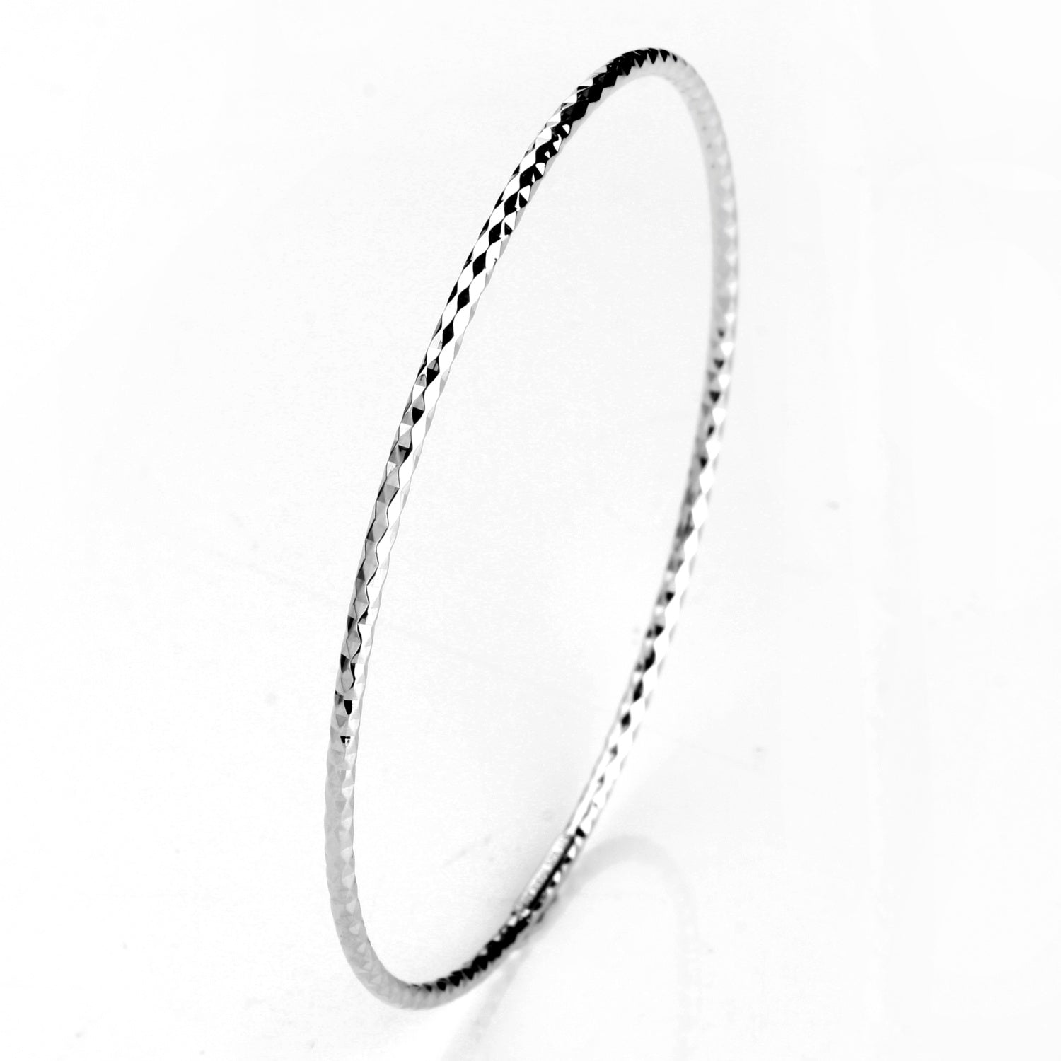 925 STERLING SILVER CLASSIC SINGLE DIAMOND CUT ALL ROUND SLIP ON BANGLE F26511